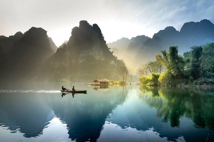 Điểm danh 7 hồ nước ngọt lớn nhất Việt Nam khiến bạn 'cháy máy' vì vô vàn ảnh đẹp