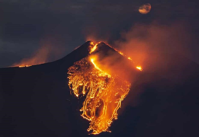 chiêm ngưỡng sức mạnh của mẹ thiên nhiên tại 10 núi lửa nổi tiếng nhất thế giới