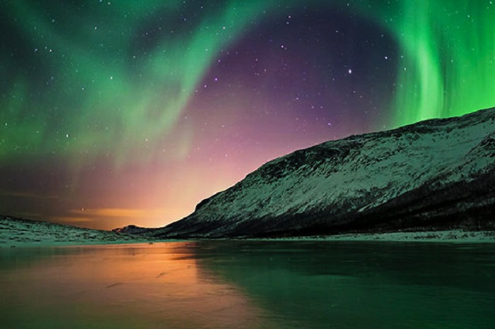 Địa điểm săn Bắc cực quang: Bán đảo núi lửa ở Iceland hay khách sạn băng nổi tiếng Thụy Điển?