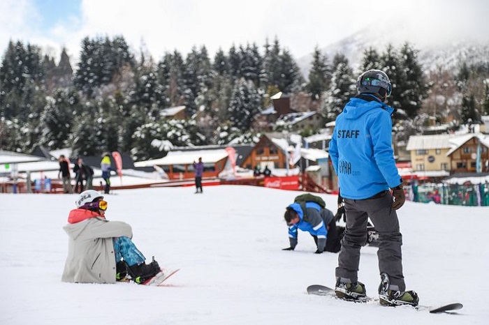 ‘cầm tấm ván trên tay’ bay ngay đến 7 điểm trượt tuyết tốt nhất thế giới