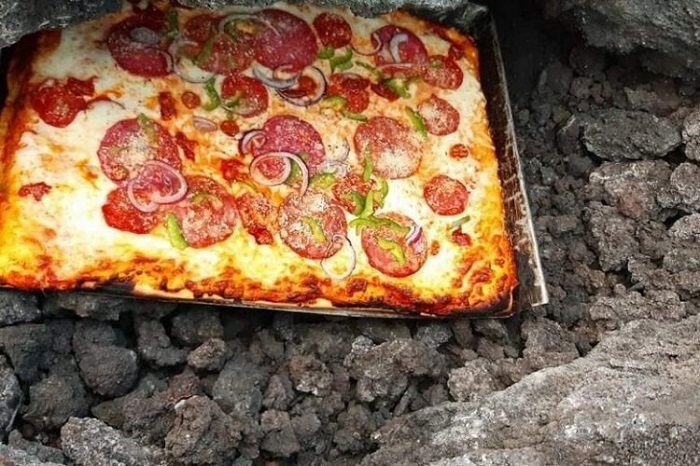 pizza núi lửa, hotdog chửi và 8 nhà hàng kỳ lạ nhất thế giới đáng để trải nghiệm trong đời