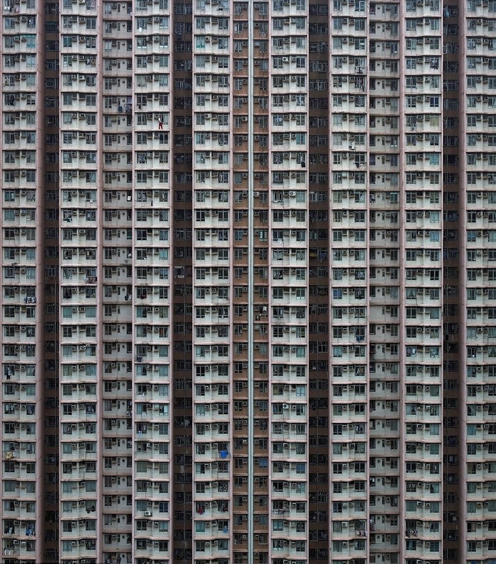 Lạc vào mê cung chung cư sắc màu độc đáo ở Hong Kong