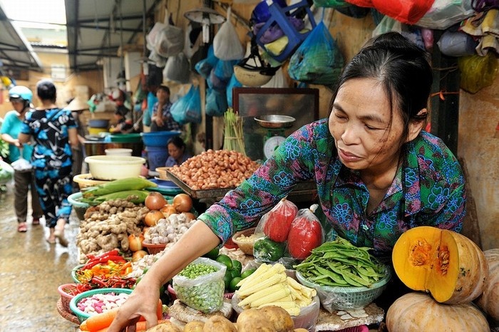 Khám phá Hà Nội về đêm với chợ Long Biên không ngủ