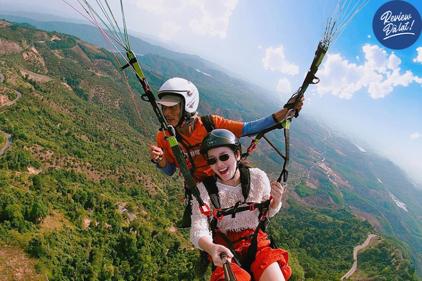 Trải nghiệm dù lượn trên không tại Lâm Đồng cho những ai thích mạo hiểm