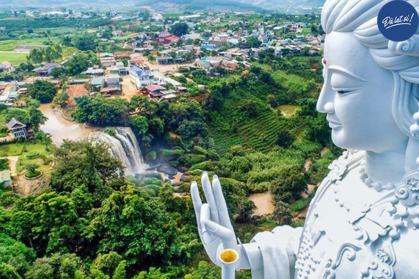 Tượng Phật Bồ Tát cao nhất Việt Nam kế bên dòng thác hùng vĩ – vẻ đẹp hiếm có của Đà Lạt