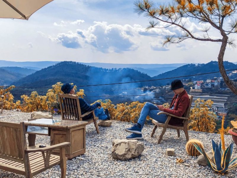 Tới Mây Lang Thang book phòng view thung lũng, uống cafe nghe nhạc Acoustic