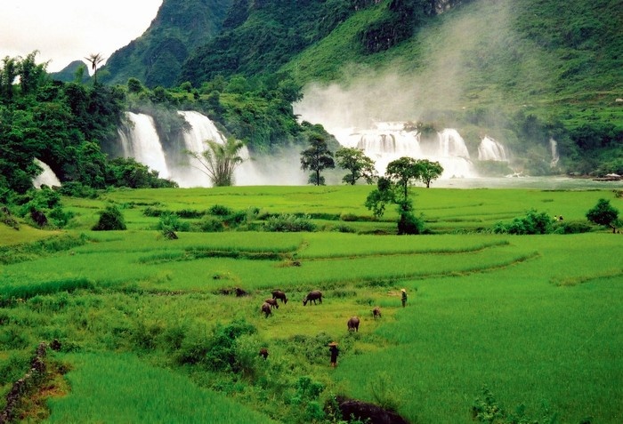 Những địa điểm giáp biên giới nổi tiếng ở Việt Nam