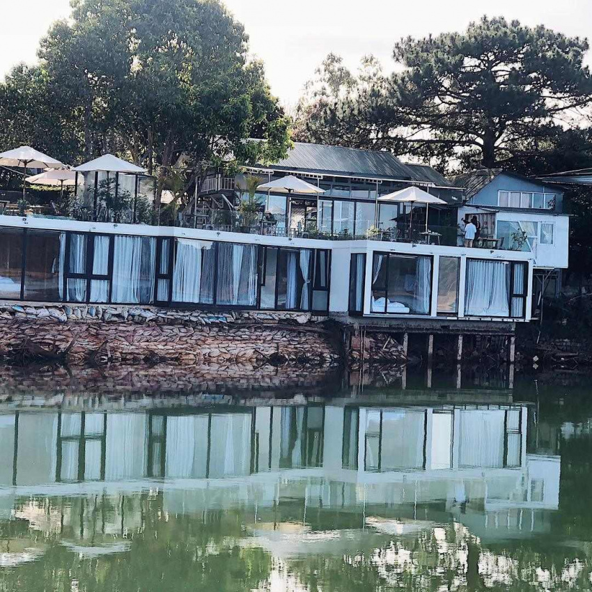 The Seen House view ngắm hồ Tuyền Lâm và rừng thông cực lãng mạn