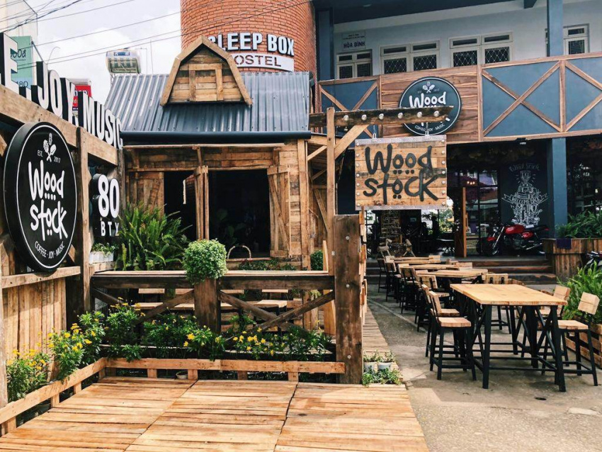 Woodstock Đà Lạt – quán cafe nhà gỗ phong cách Tây Âu