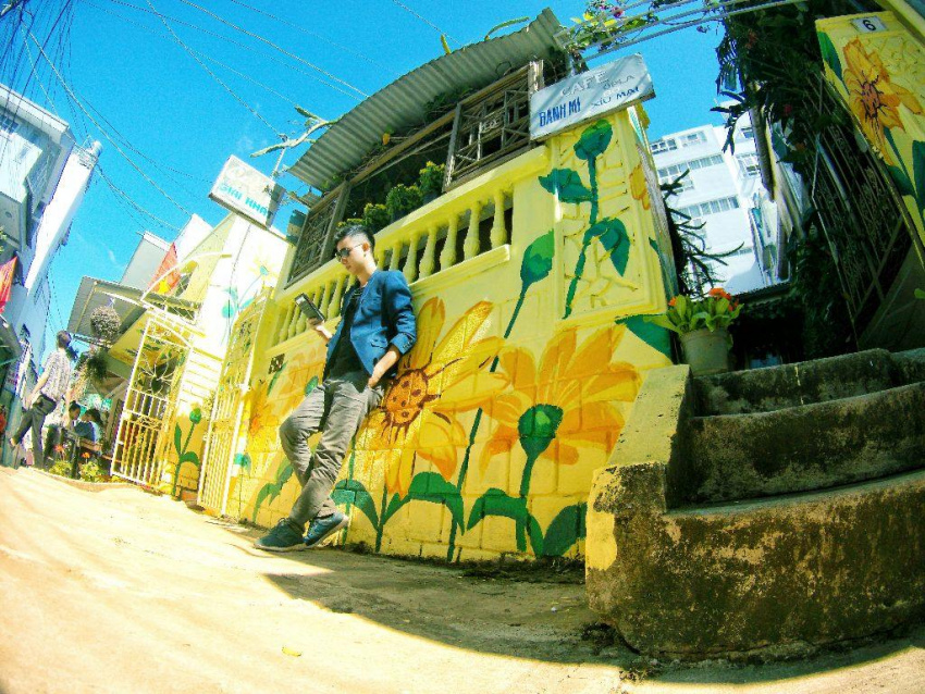 Thưởng thức nghệ thuật đường phố tại Dốc Nhà Làng