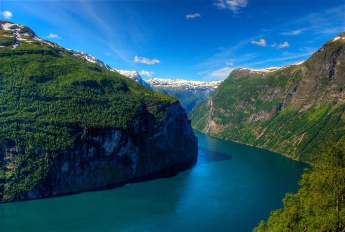 geirangerfjord, hồ ontario, khám phá vịnh hạ long, milford sound, venice, choáng ngợp với những 'thiên đường nước' trên khắp thế giới