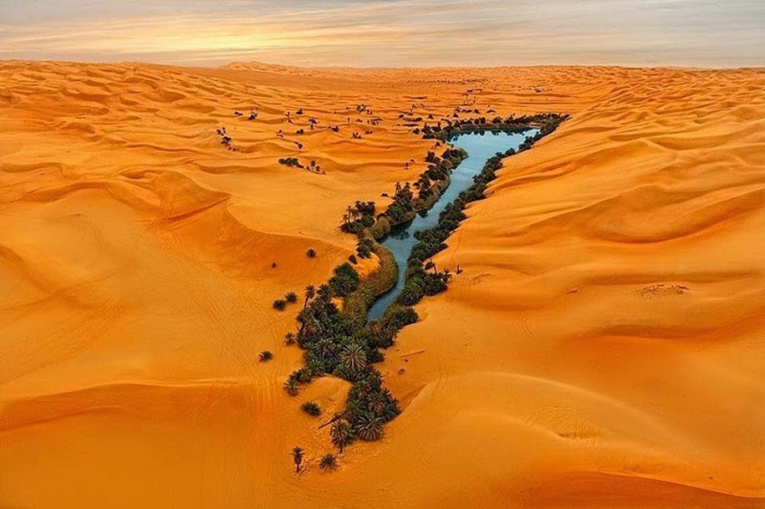 Thiên đường ốc đảo lạ kỳ giữa miền sa mạc nóng bỏng