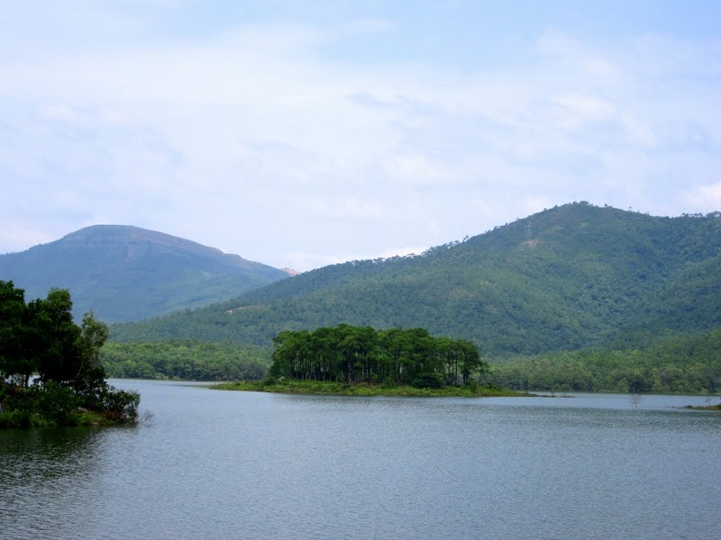 Khu du lịch hồ Yên Trung – “Đà Lạt thu nhỏ” của đất mỏ Quảng Ninh