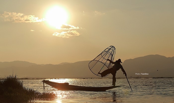 hồ inle - nơi đánh cá bằng chân và trồng cây trên nước