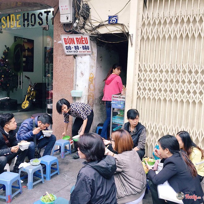 3 quán bún riêu truyền thống cực ngon để khởi động mùa hè ở Hà Nội