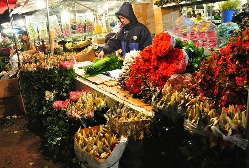 {}, cận tết ghé thăm 5 khu chợ hoa nổi tiếng ở hà nội