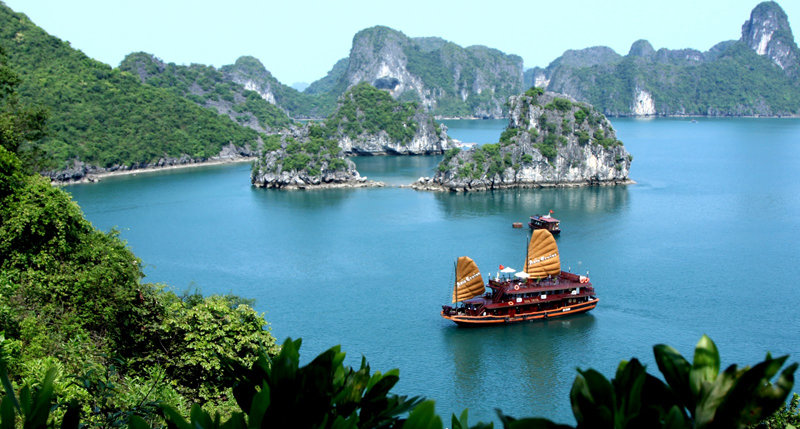 13 vịnh biển Việt đẹp ngây ngất nên đến vào tháng 3