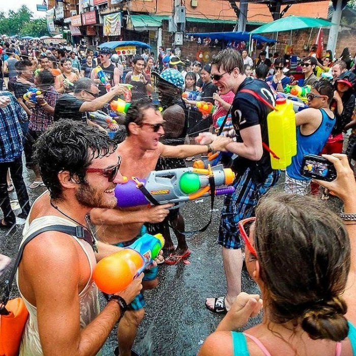 lễ hội té nước songkran qua góc nhìn instagram vui như thế nào?