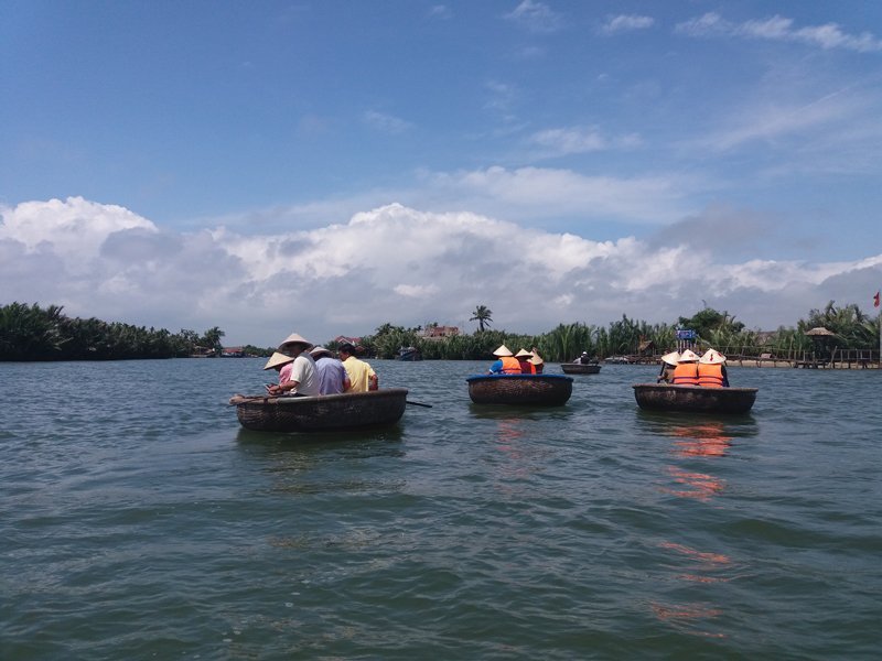 Cùng nhau trải nghiệm một ngày làm dân “miền sông nước” tại rừng dừa bảy mẫu Cẩm Thanh Hội An