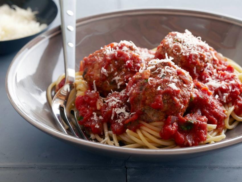 Người Italy không ăn mì spaghetti với thịt viên