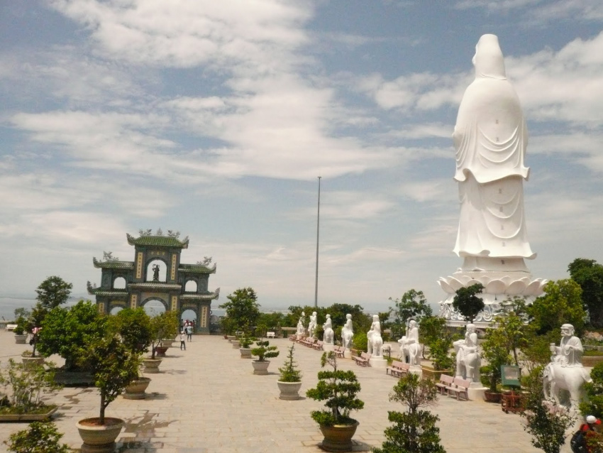 Khám phá 3 ngôi chùa Linh Ứng tại Đà Nẵng