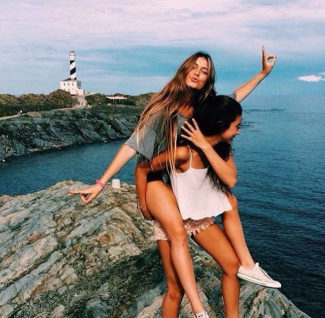 du lịch biển, khám phá thế giới, thế giới đó đây, hai cô gái xinh đẹp mở màn trào lưu 'đi du lịch cùng bạn gái thân' khắp thế giới
