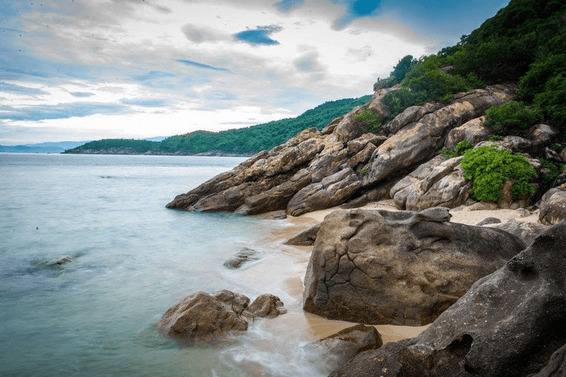 Ngắm trời xanh cát vàng ở đảo ngọc Sơn Chà của xứ Huế