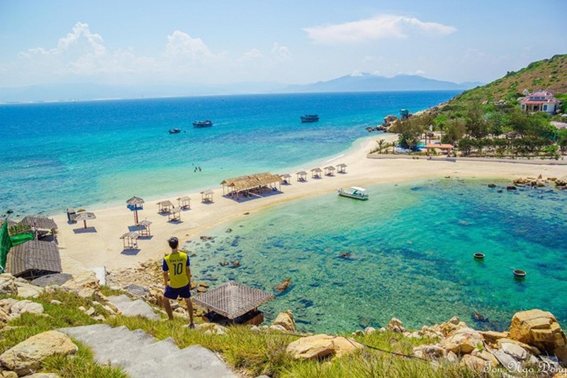 Kỳ thú bãi tắm đôi hai nền nhiệt độ ở đảo Yến, Nha Trang