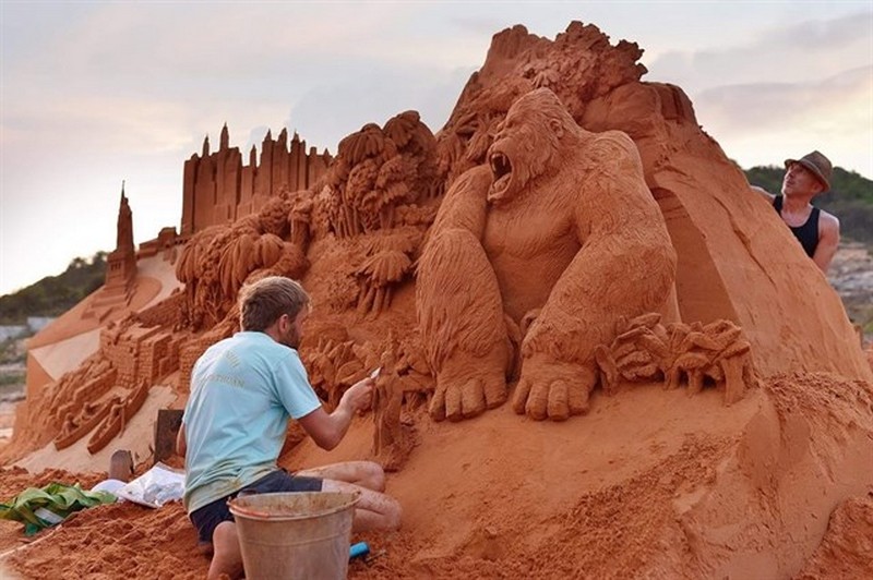 {}, thế giới cổ tích trong công viên tượng cát đầu tiên ở việt nam