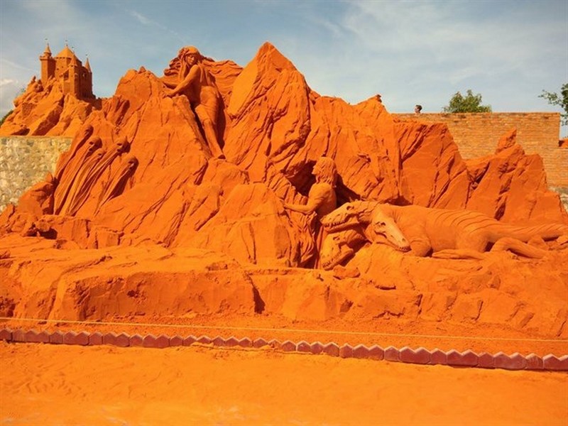 {}, thế giới cổ tích trong công viên tượng cát đầu tiên ở việt nam