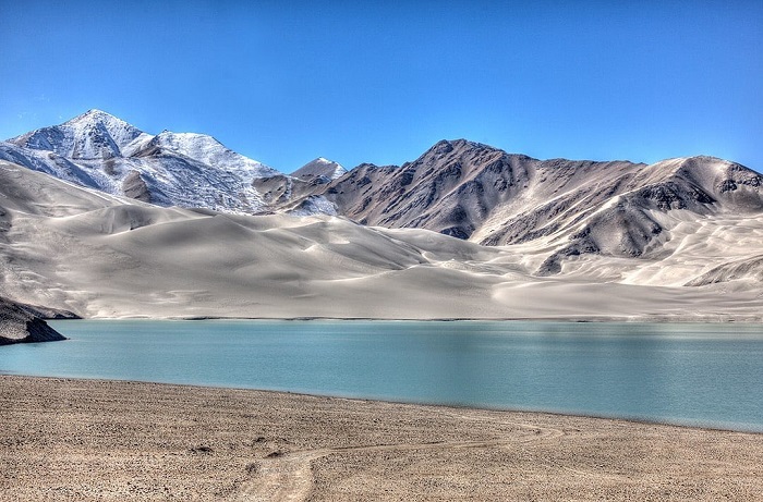 Hồ Karakul Trung Quốc - hồ nước có độ mặn lớn nhất thế giới