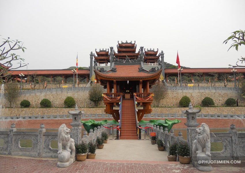 miền bắc, thăm chùa ba vàng ở quảng ninh, ngôi chùa như cung điện