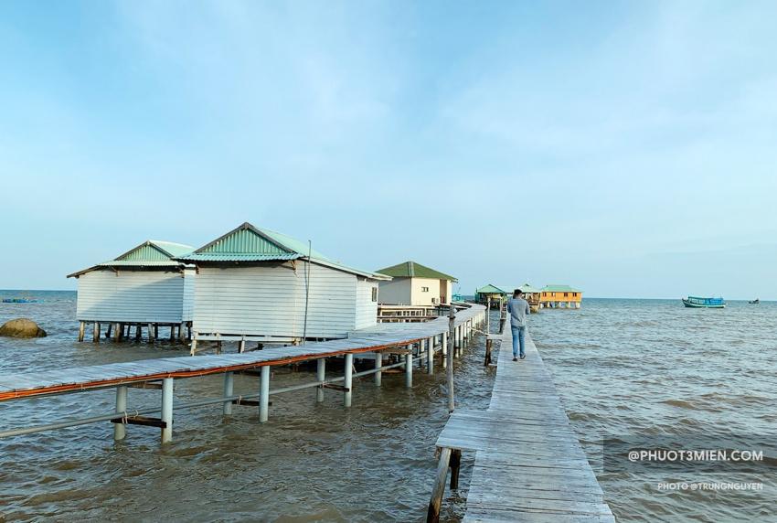 Nhà bè Cây Sao Phú Quốc, nghỉ dưỡng và ăn hải sản với phiên bản Maldives Việt Nam