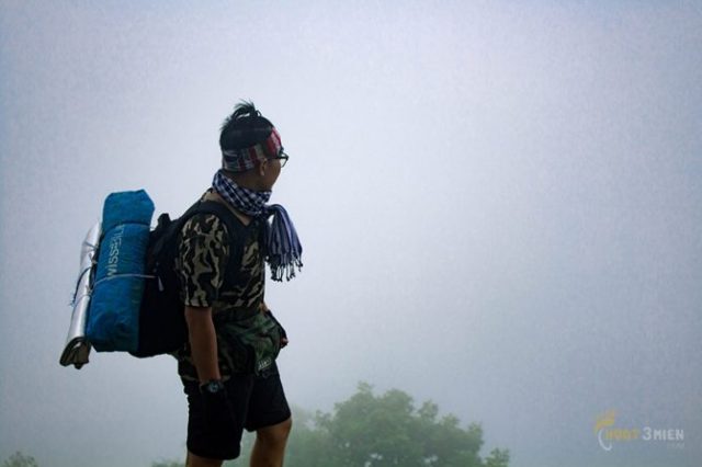 Leo Núi Bà Đen theo ” Đường Cột Điện ” cắm trại săn mây trên đỉnh