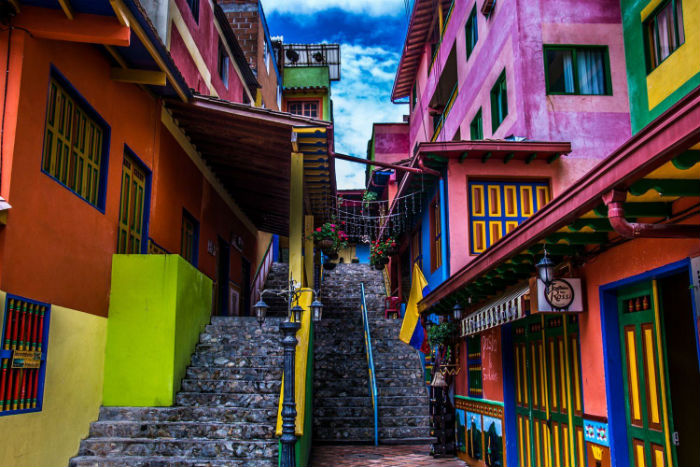 du lịch colombia, khám phá thế giới, thế giới đó đây, thị trấn 'lòe loẹt' này sẽ khiến bạn không thể không yêu đời!