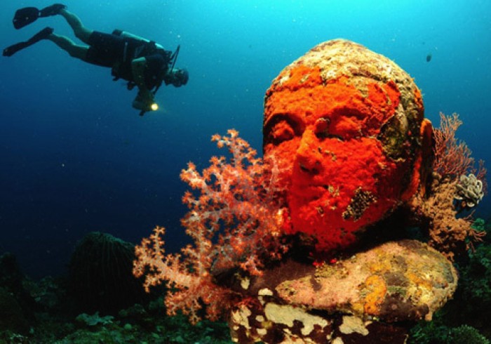 Bí mật hé lộ về 'ngôi chùa hơn 2000 năm tuổi' bị vùi lấp ở biển Bali