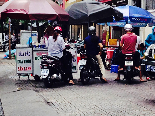 5 địa chỉ ăn vặt giữa trung tâm Sài Gòn
