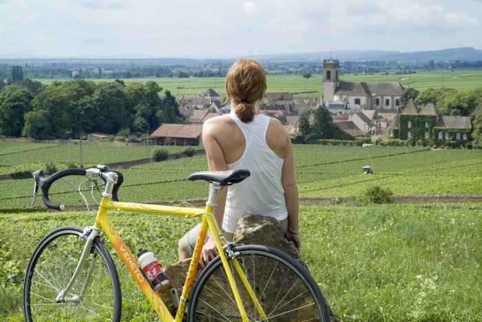 Du lịch bằng xe đạp không còn sợ cái nắng nhờ 7 bí kíp sau