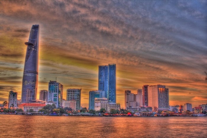 Những hình ảnh đẹp về Sài Gòn qua bức tranh 4 gam màu - ALONGWALKER