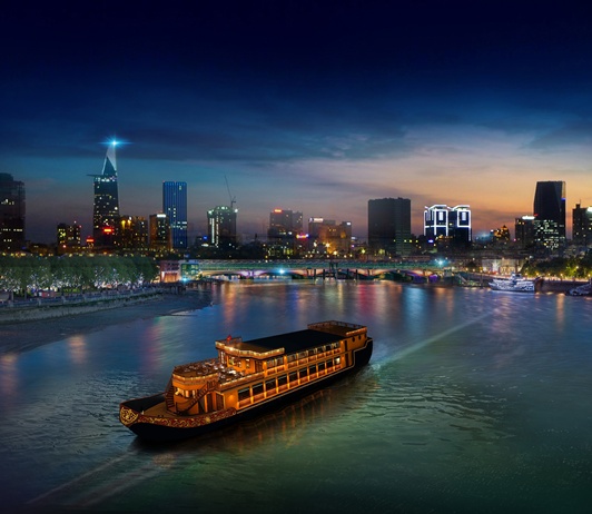 Trải nghiệm ẩm thực trên du thuyền sông Sài Gòn