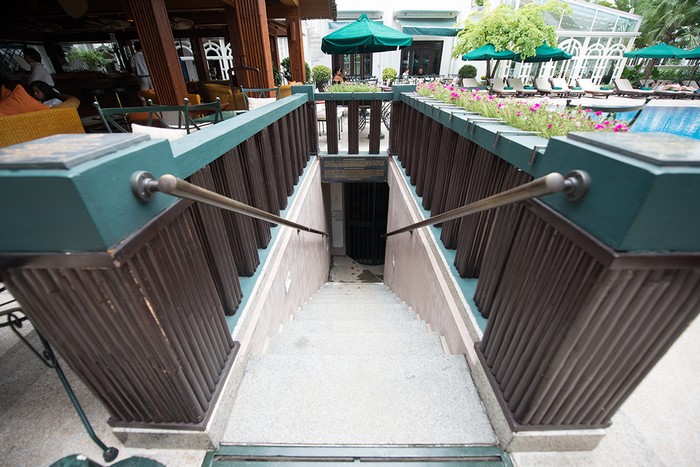 Căn hầm trong khách sạn lâu đời bậc nhất Hà Nội