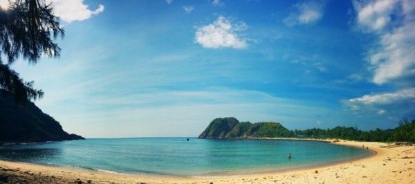 Bãi Rạng - Bãi Ôm: Bộ đôi bãi biển đẹp 'rụng rời' chưa in dấu chân khách du lịch tại Việt Nam