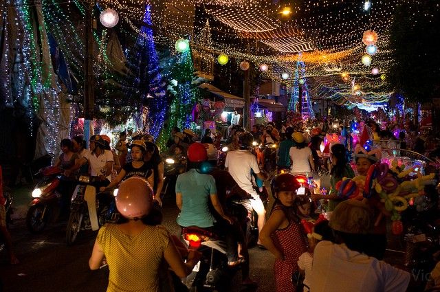 Lấp lánh xóm đạo Sài Gòn mùa Giáng Sinh