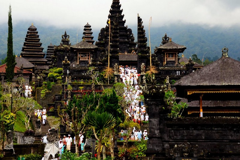 Điểm danh 7 ngôi đền thiêng nổi tiếng nhất ở Bali