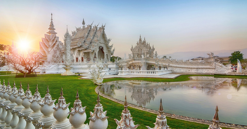 Du khách quốc tế sẽ phải trả phí khi thăm quan Bạch Đền ở Thái Lan