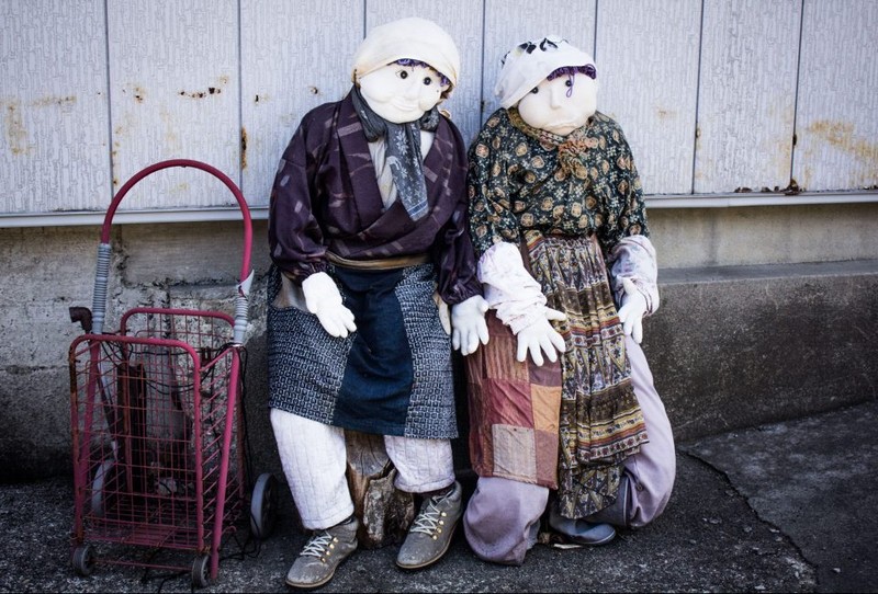 Kỳ lạ ngôi làng búp bê thay thế người chết ở Nhật Bản
