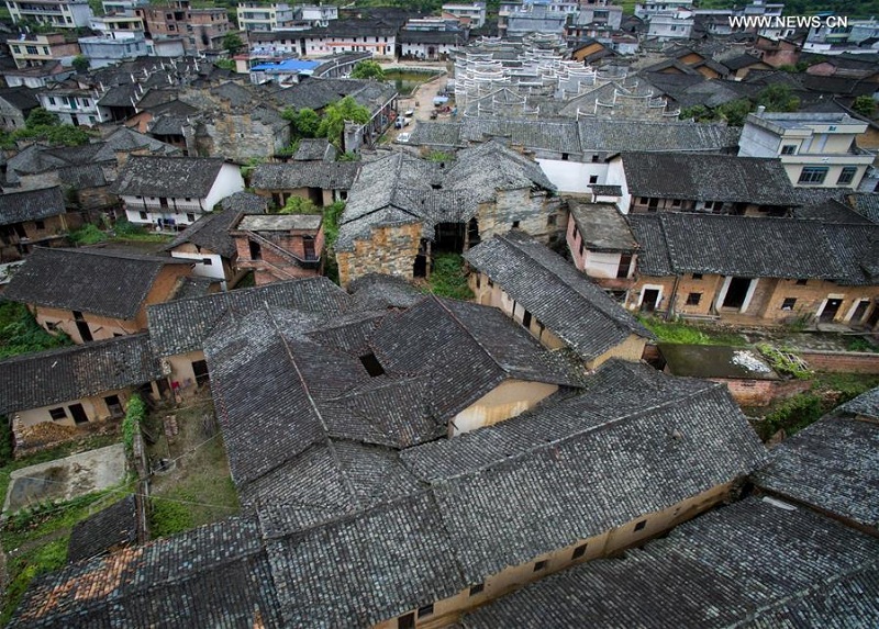 Ngỡ ngàng trước vẻ đẹp của “ngôi làng quyến rũ nhất Trung Quốc”