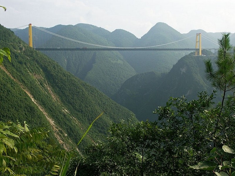 Choáng ngợp với cây cầu cao nhất thế giới ở Trung Quốc