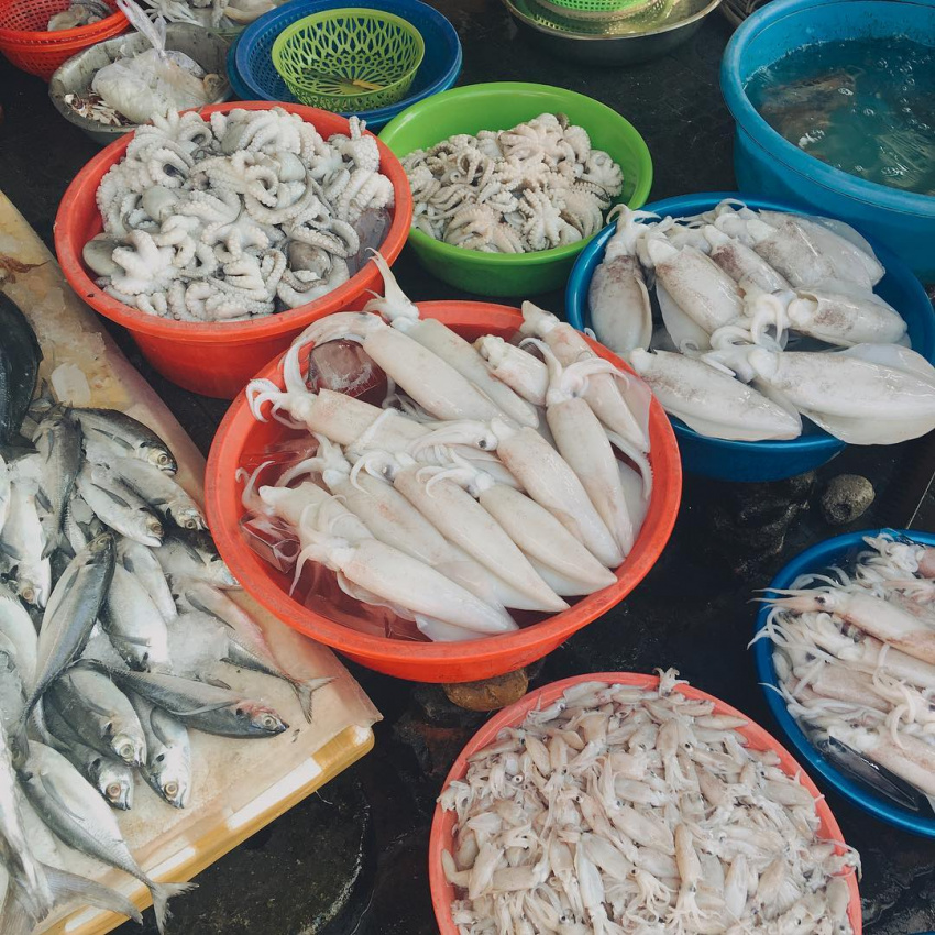 Thưởng thức hải sản “thiệt đã” ở chợ Xóm Lưới Vũng Tàu
