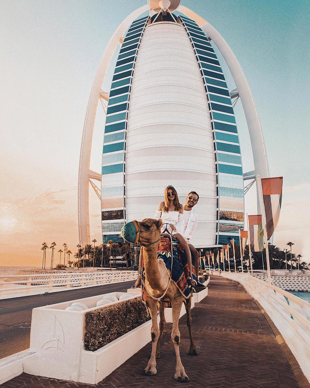 khách sạn burj al arab, bên trong khách sạn 7 sao dát vàng đầu tiên của thế giới, đưa đón khách bằng trực thăng riêng